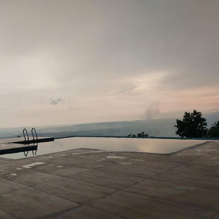 Whiteflower Mountain Resort Perintalmanna Ngoại thất bức ảnh