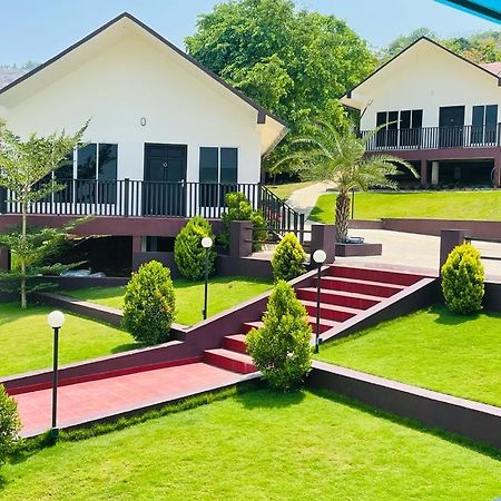 Whiteflower Mountain Resort Perintalmanna Ngoại thất bức ảnh