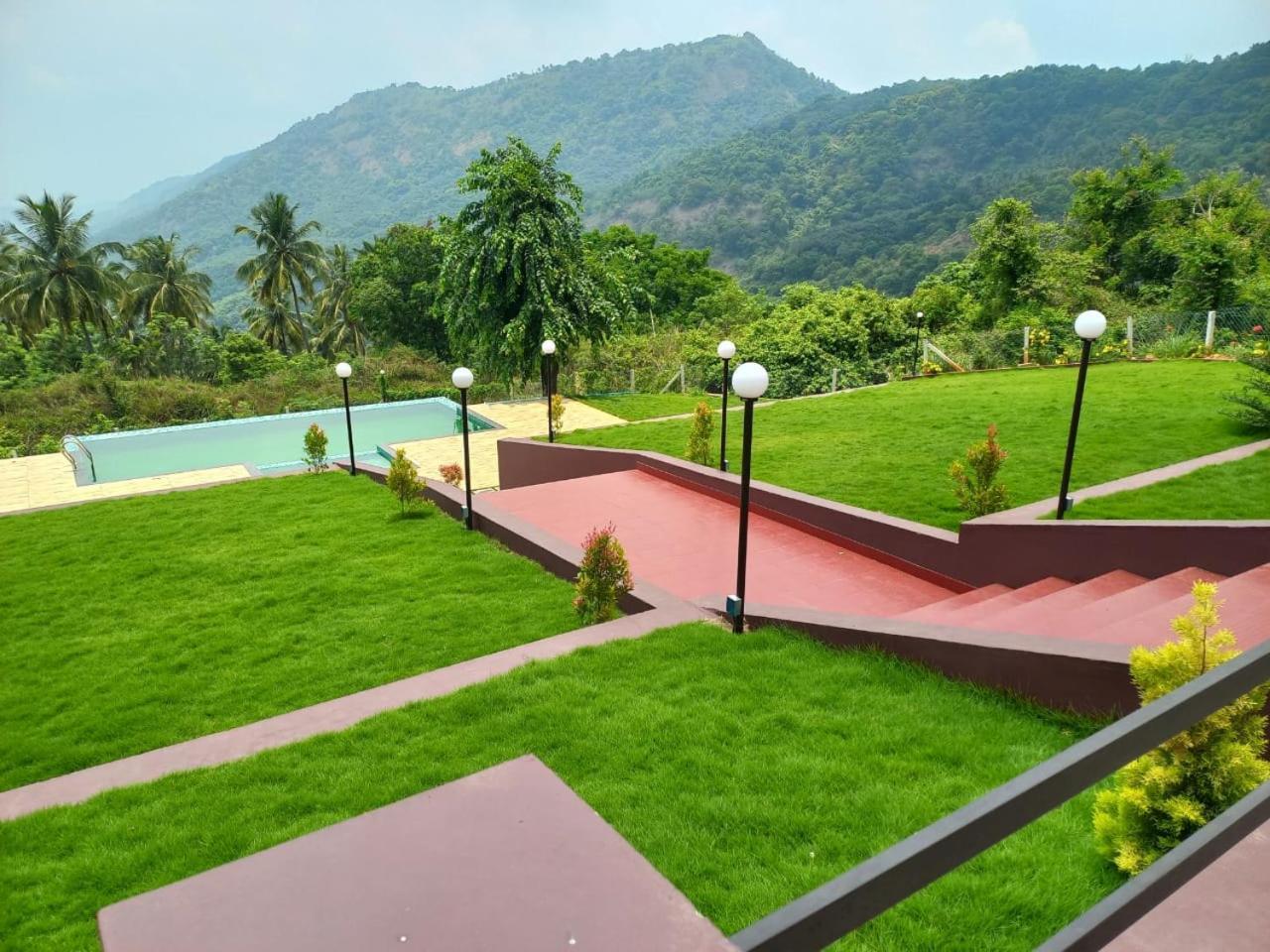 Whiteflower Mountain Resort Perintalmanna Ngoại thất bức ảnh